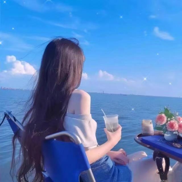 王汐潮牌穿搭