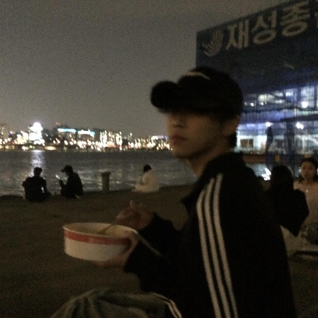 王幸幸不爱刮胡子