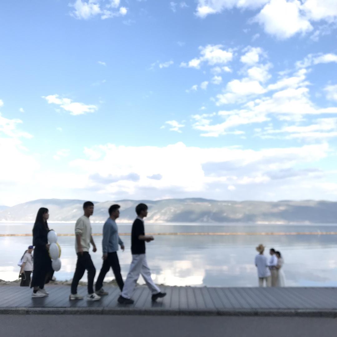 威霖（闭关中）！