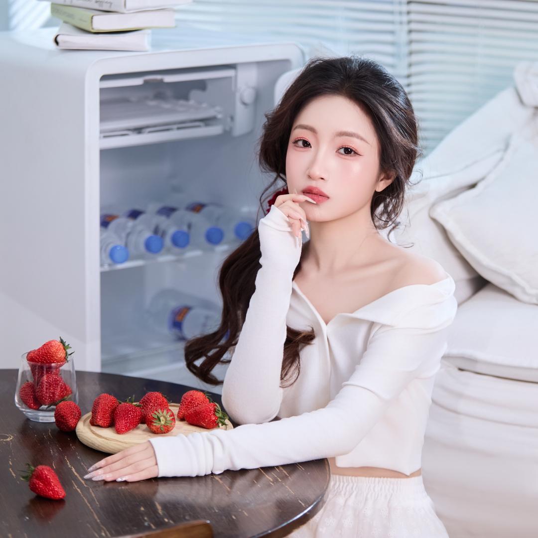 周周很甜吖