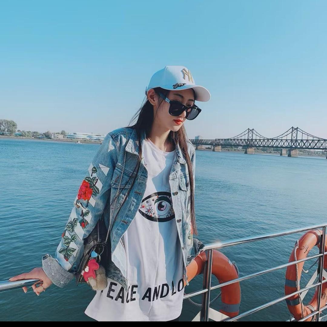 四月炽白（轻奢女装）