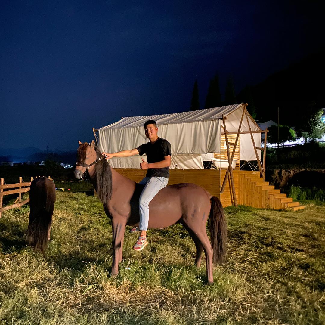 A.000幼稚的男孩