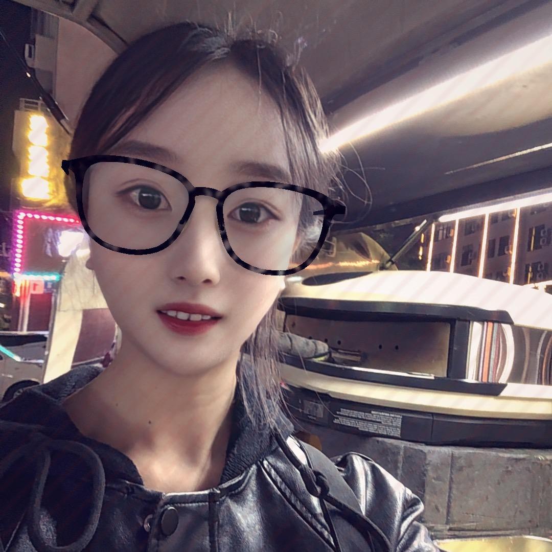 摆摊卖披萨的小吴