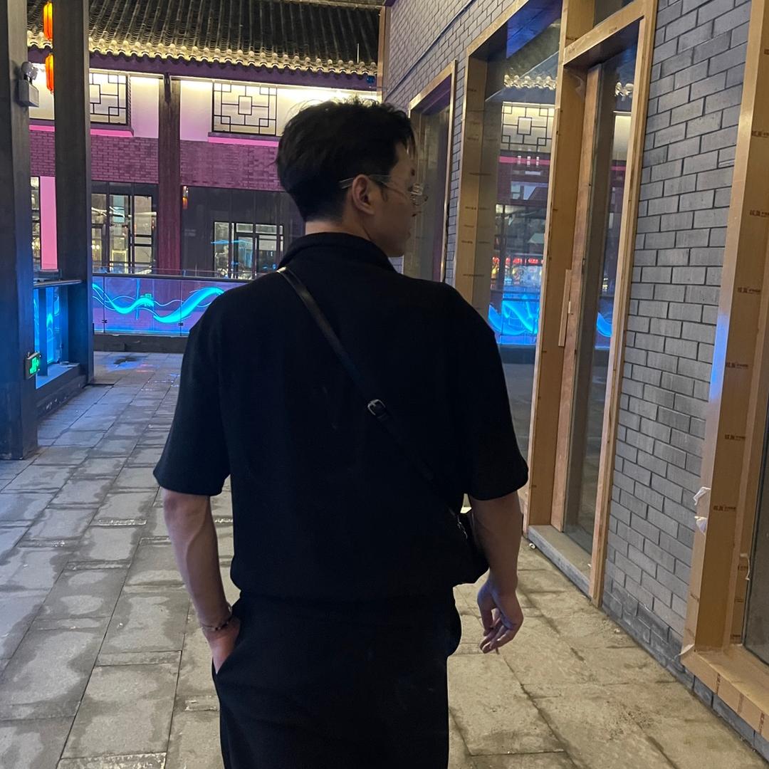 天栎专注发型设计