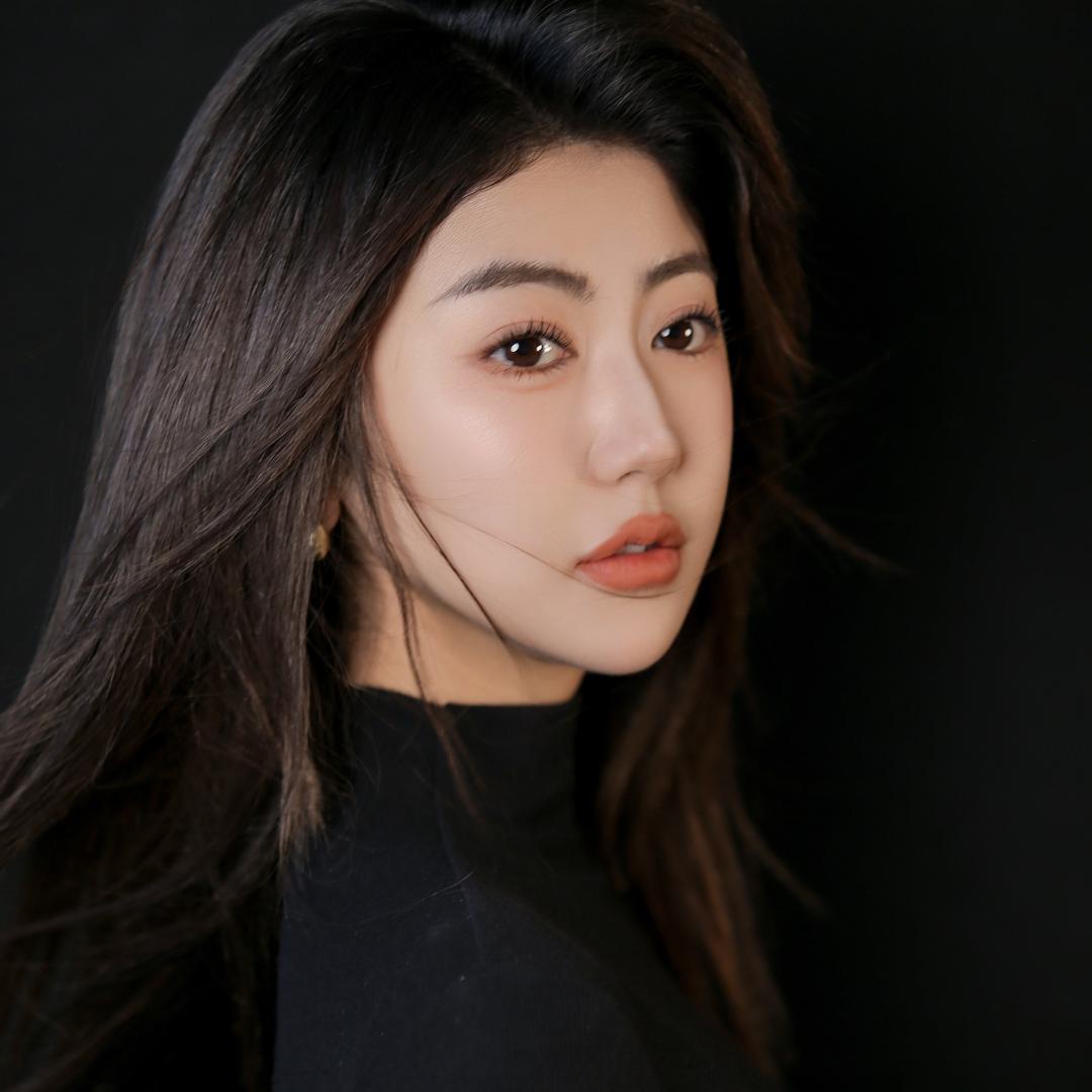 莎琳娜.