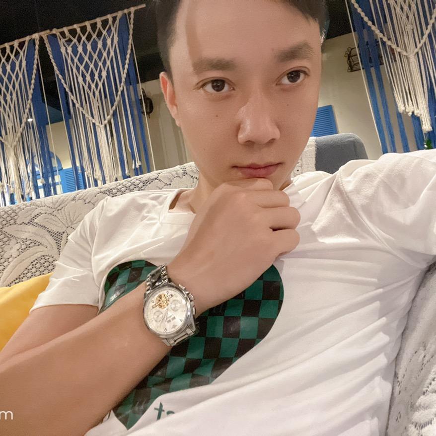 🍭ঞ ໌້ᮨ 逢人不说人间事