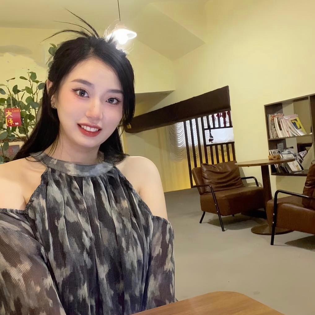 达州南外Mona美甲美睫化妆