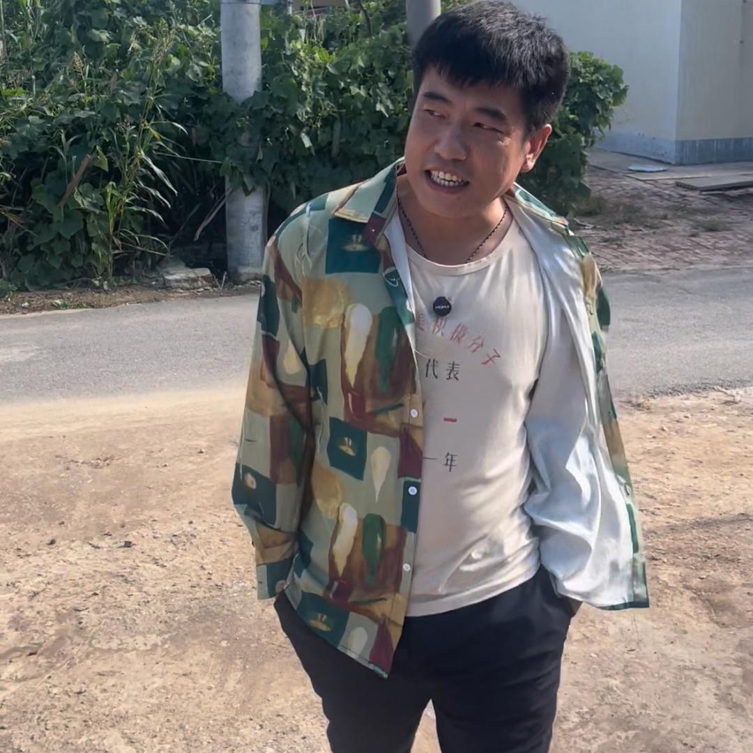 刘球