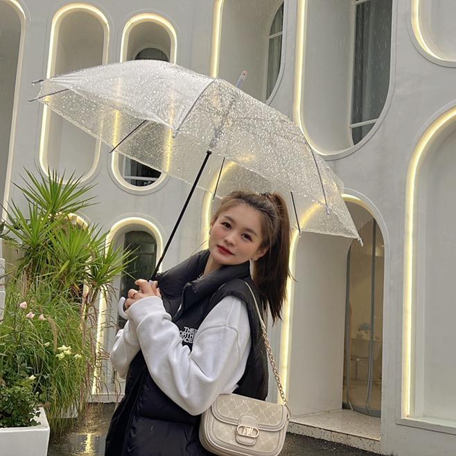 小玉精品女装。