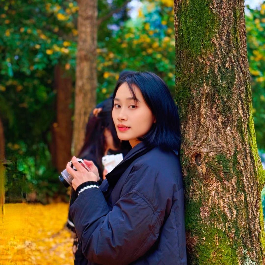 有个姑娘叫小芳