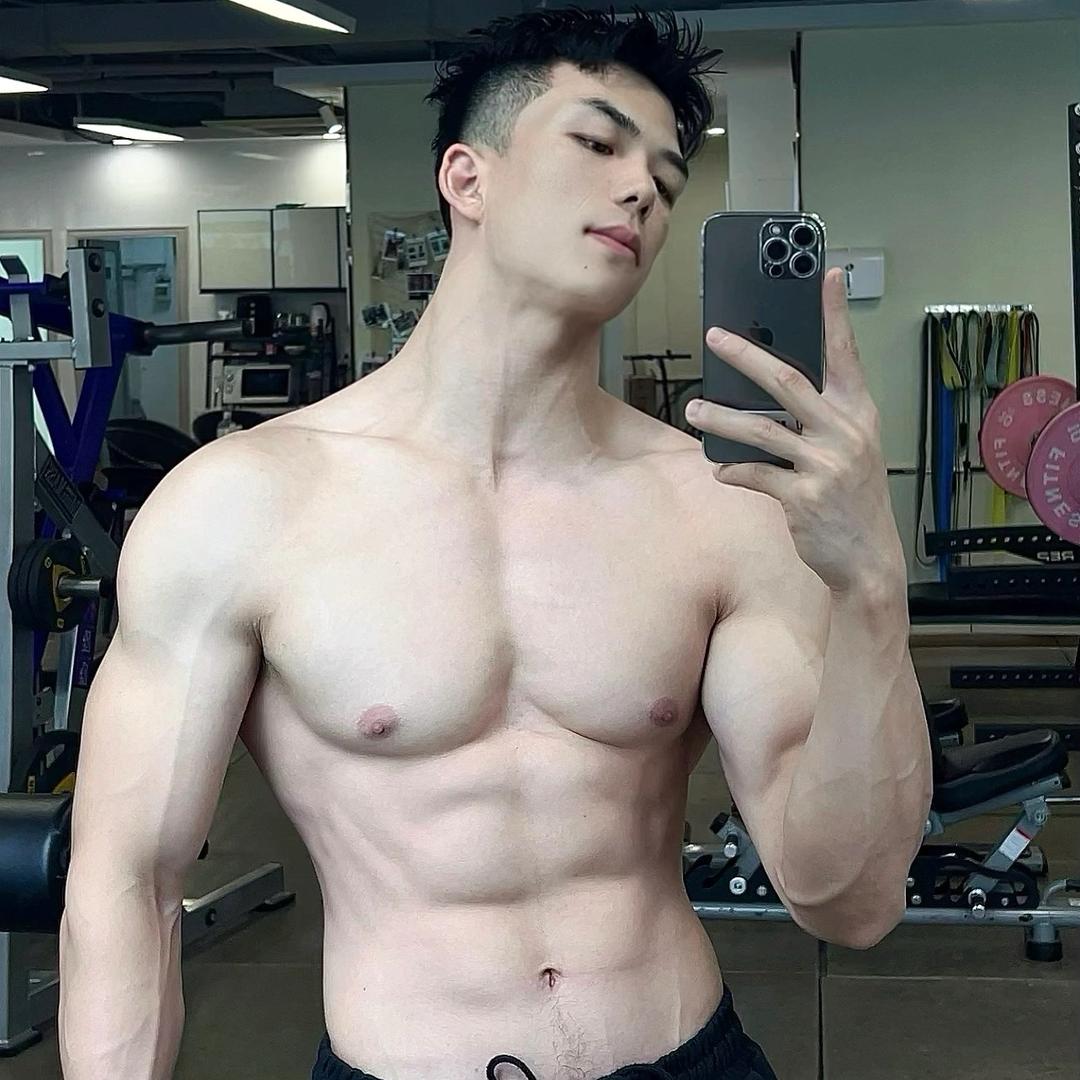 柏霖