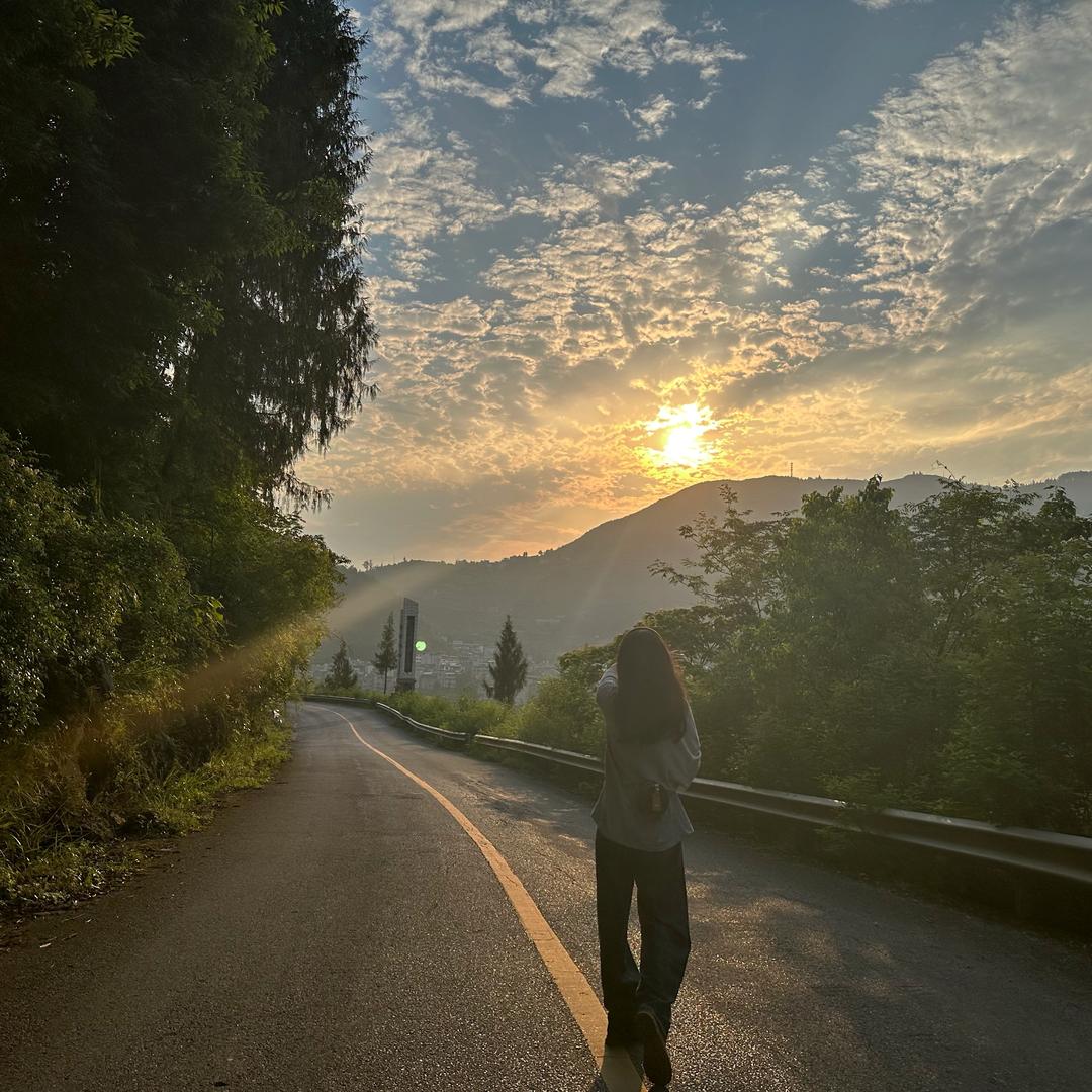 小米 邹