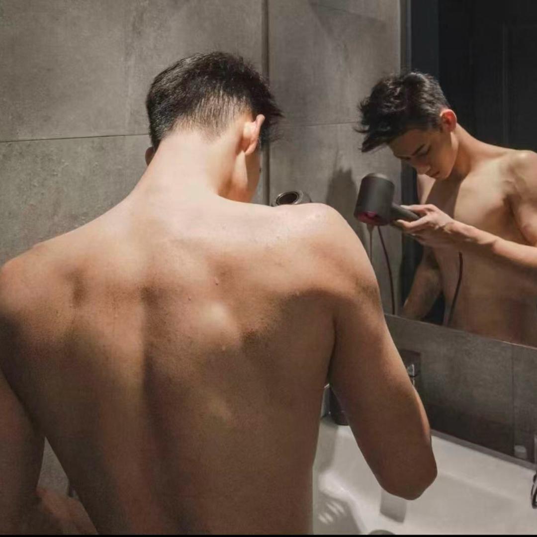 背着书包去打架.