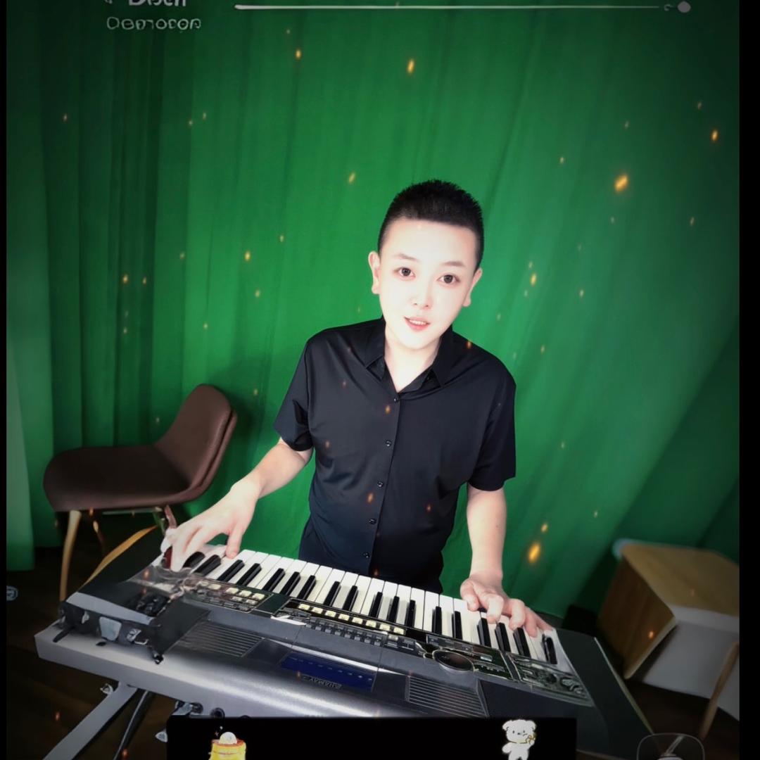 小辰同学🎹