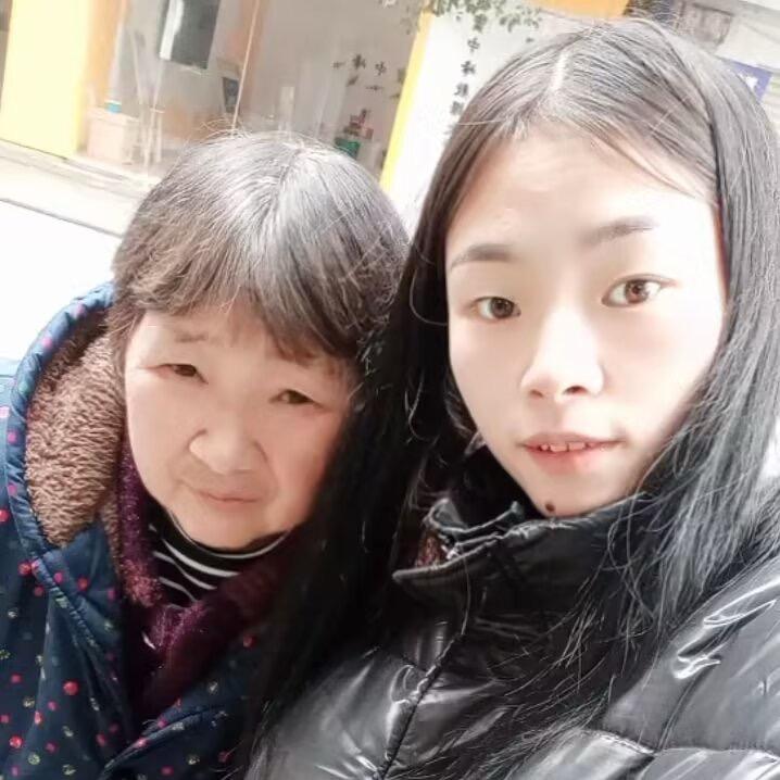 綦江李妹一家人日常