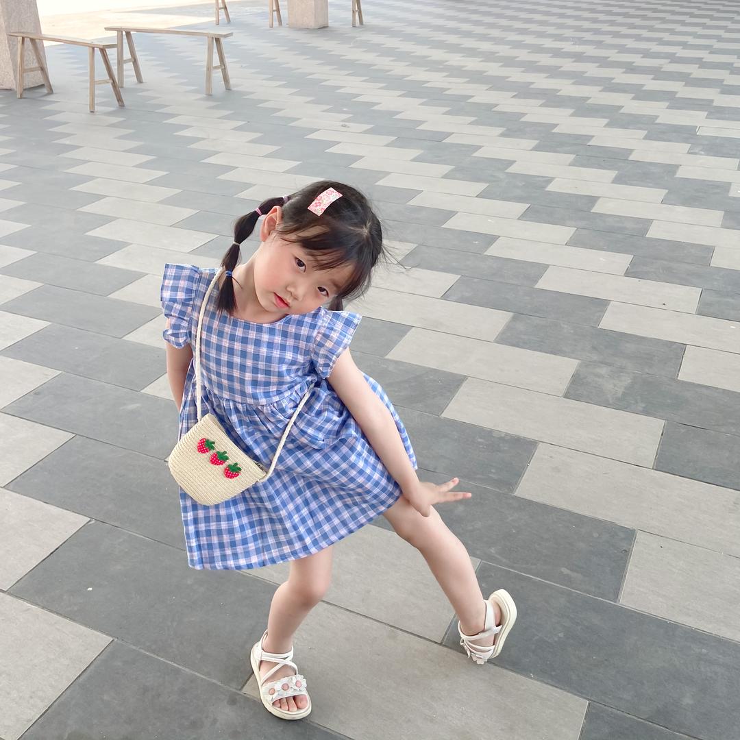 妍妍脸圆圆