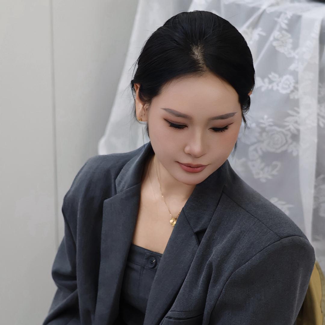欣欣XIN