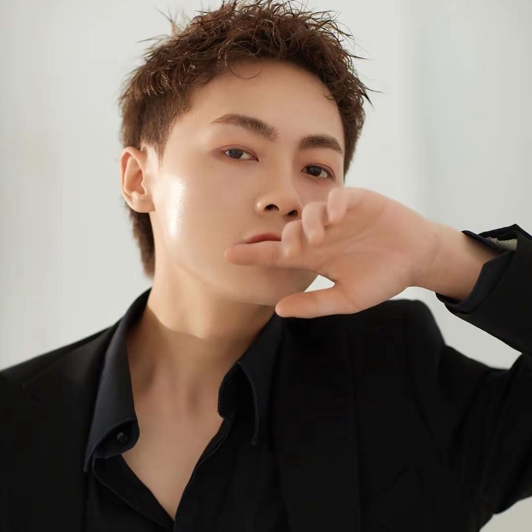 遵义烫发染发设计 . 星元