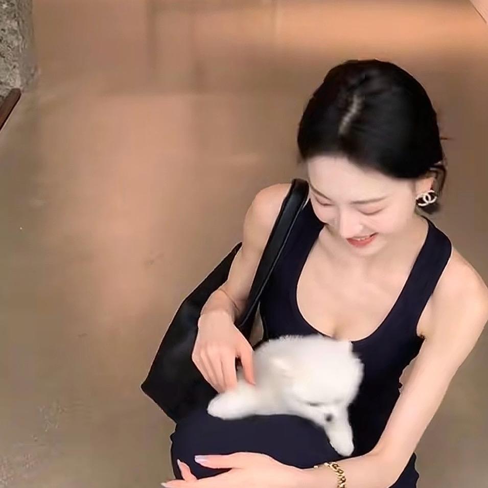 爱笑的你.