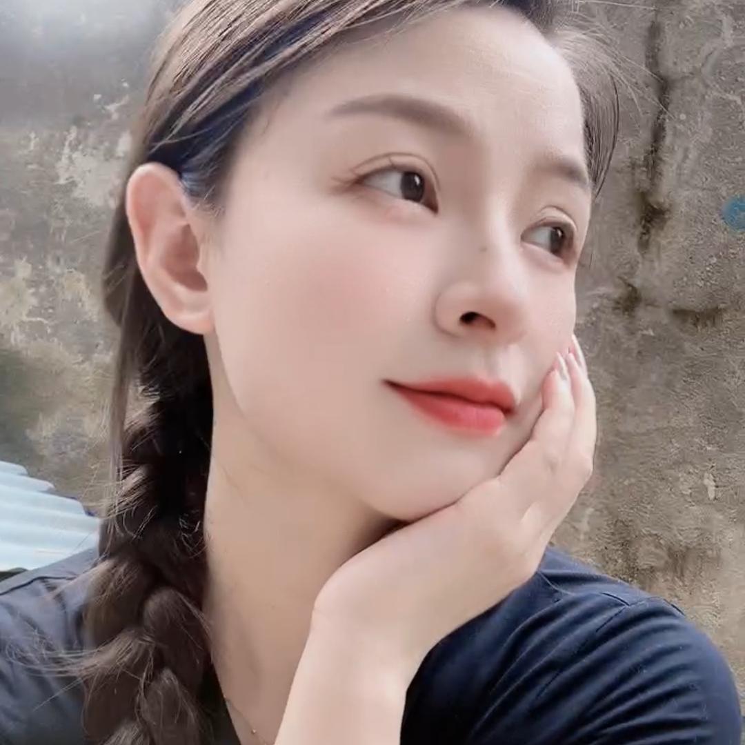 秀秀不会秀💋
