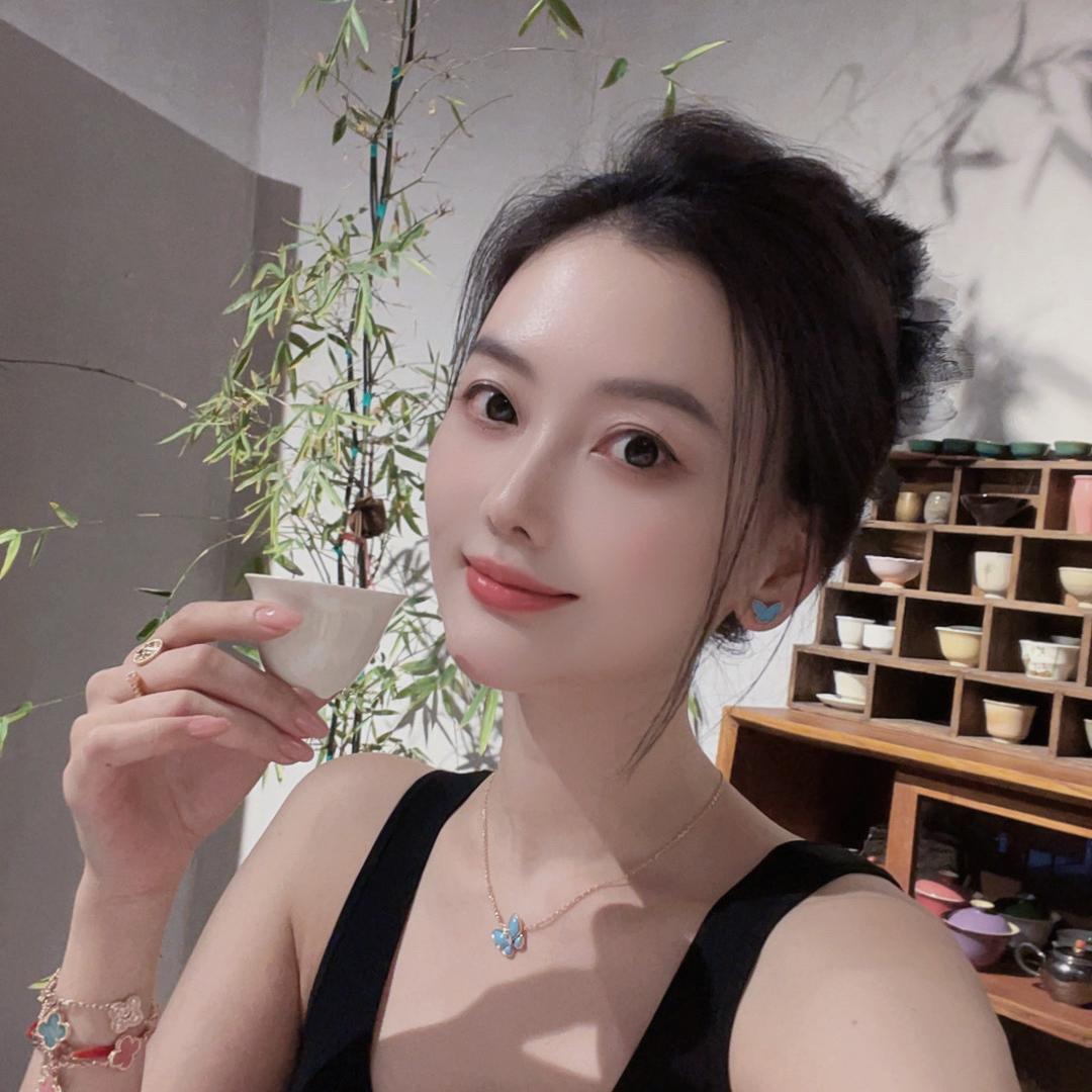 律雅