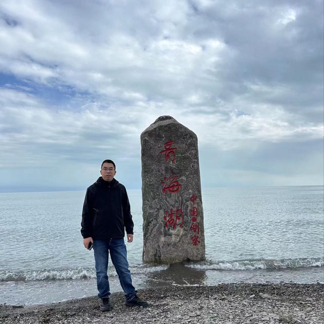 成谕的老爸