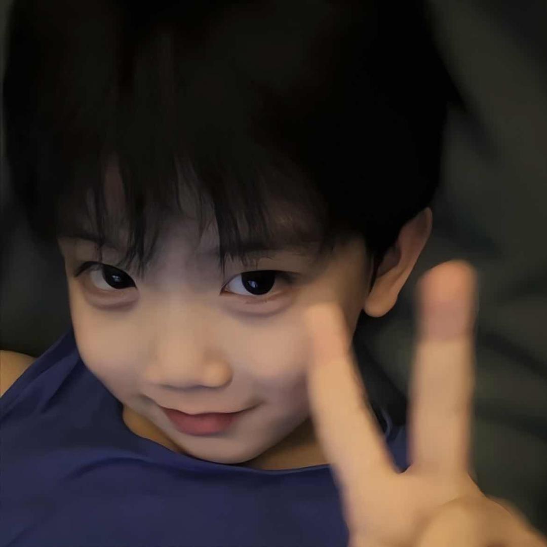 是崽崽吖  (地铁逃生)