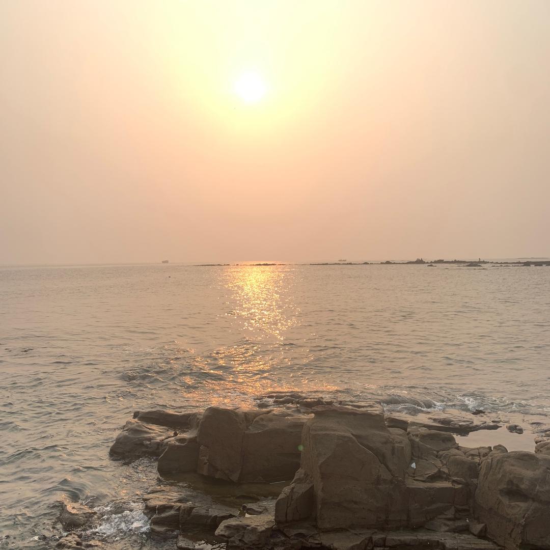 一缕晚风映晚霞