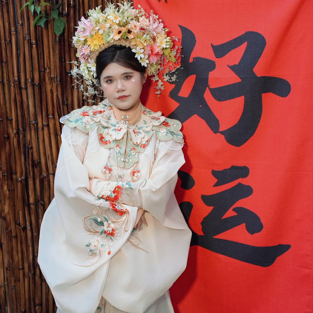 小霞👸美甲美睫新娘妆