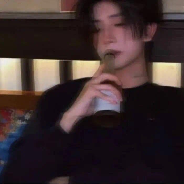 谁.