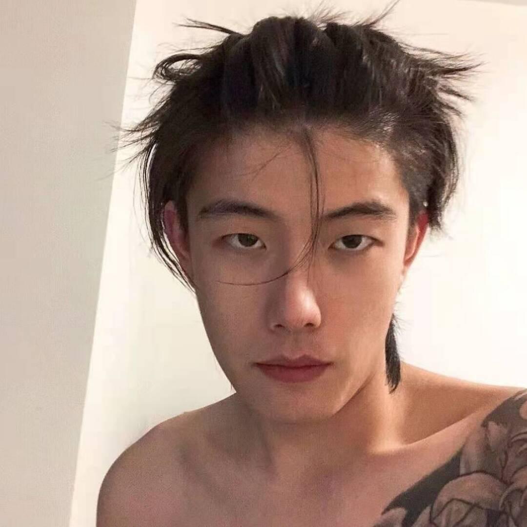 彤_.
