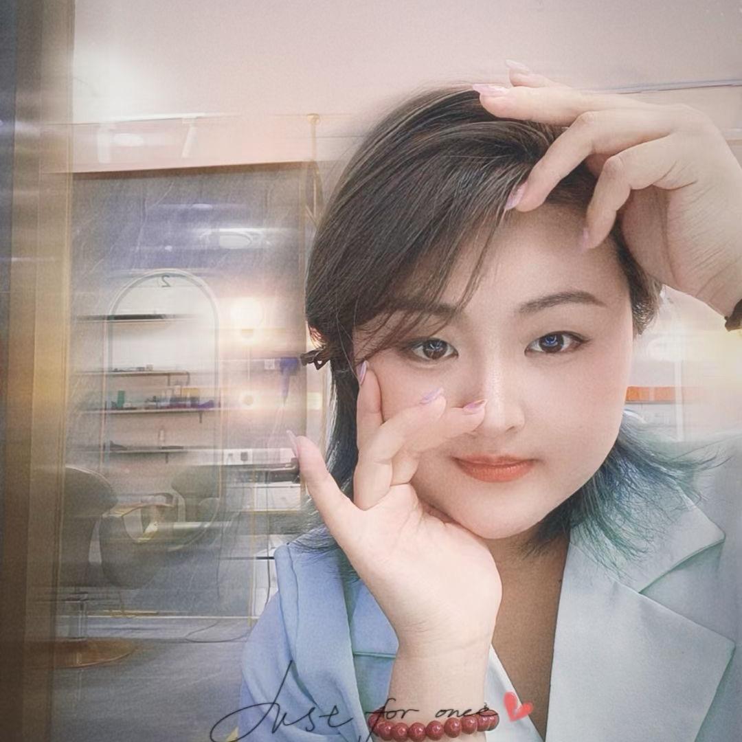 深圳龙岗女发型师芊凝