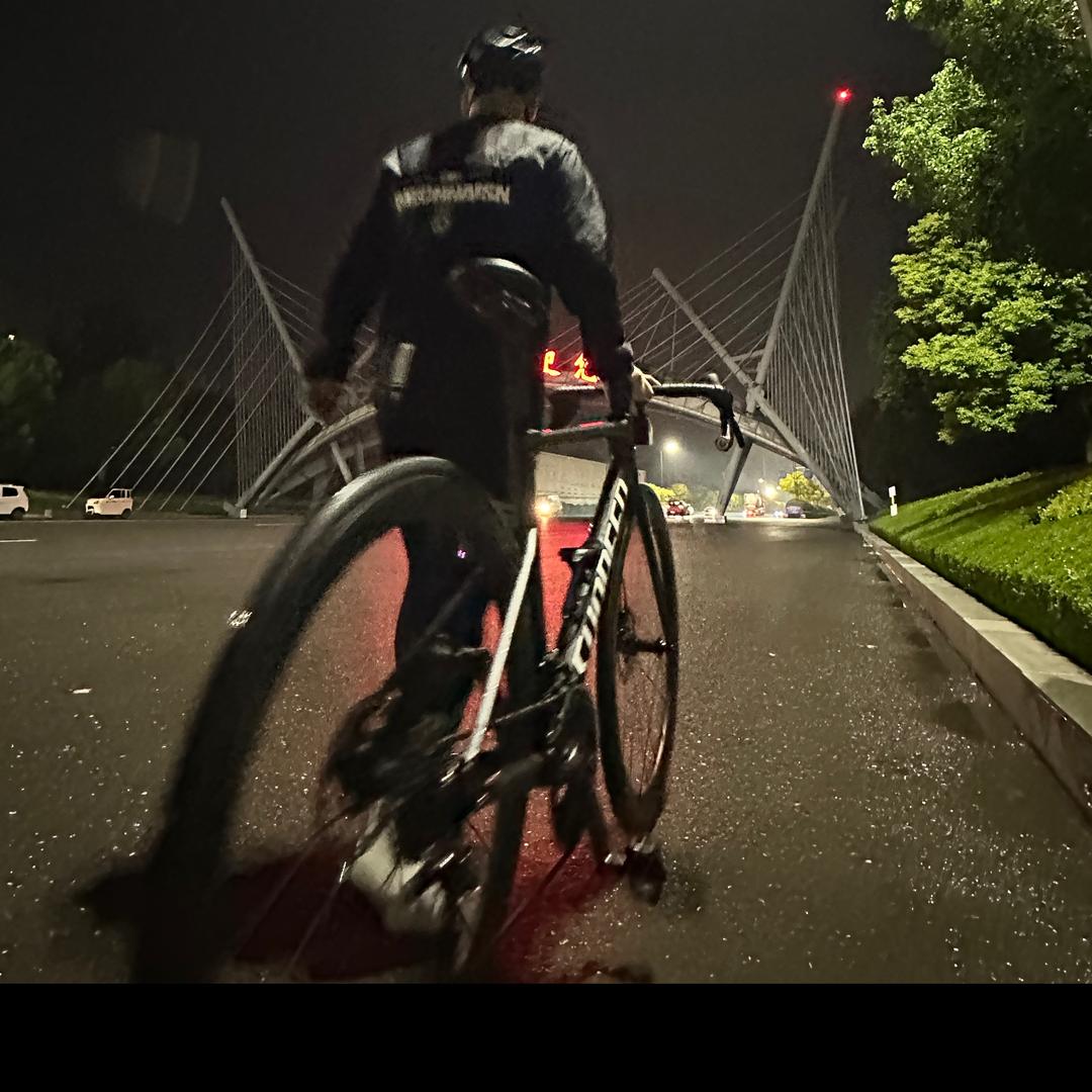 菜腿猛蹬🚴