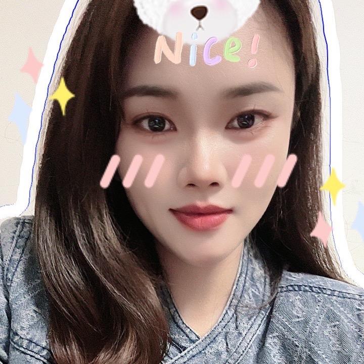 何。。。
