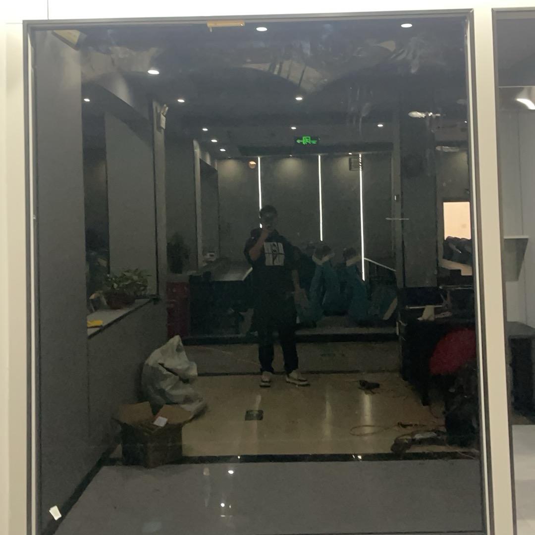 上蔡县卷闸门玻璃门制作安装