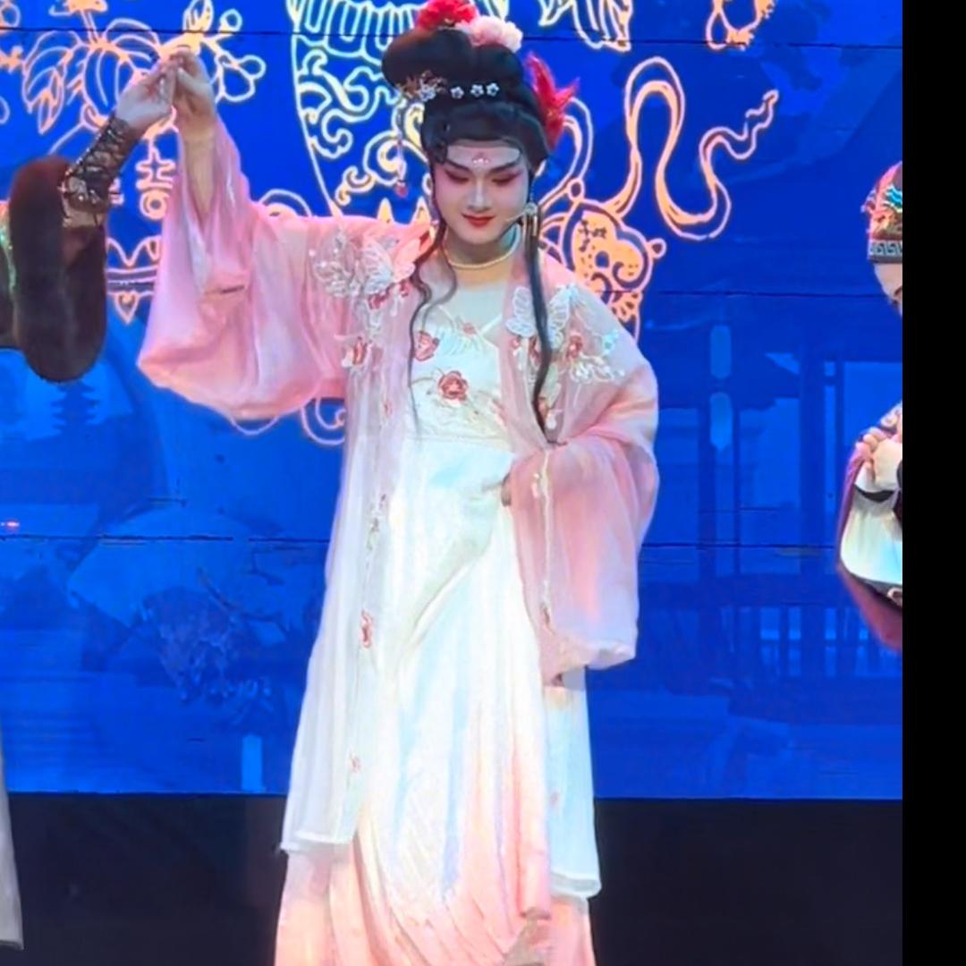 福州反串演员歌手（光光）