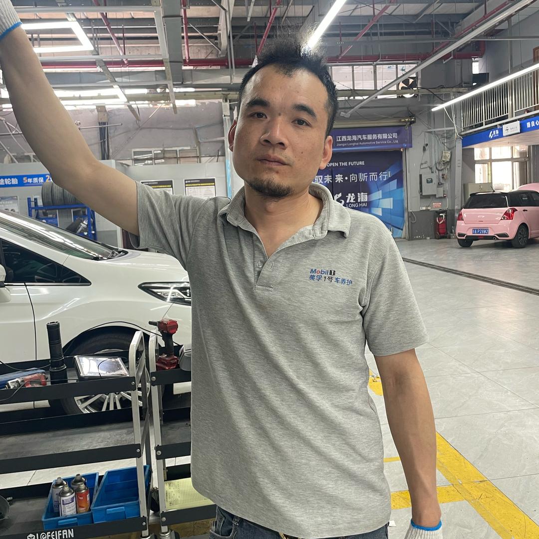 龙海汽修·(高新店)底盘专修