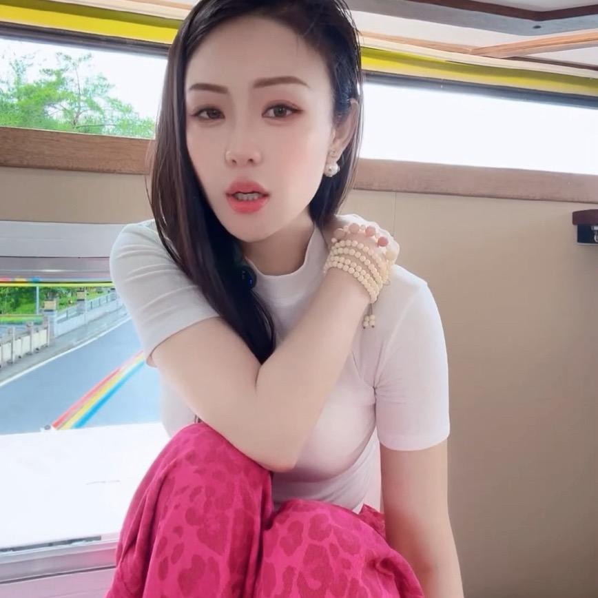 芳芳宠粉女装店