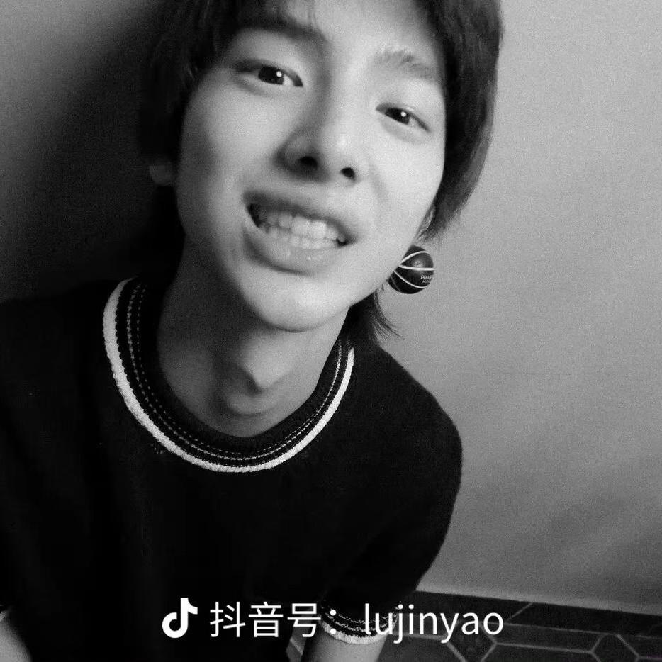 JJ刘星雨的衣服