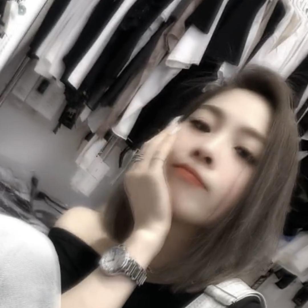 中亭街洛妍服装店