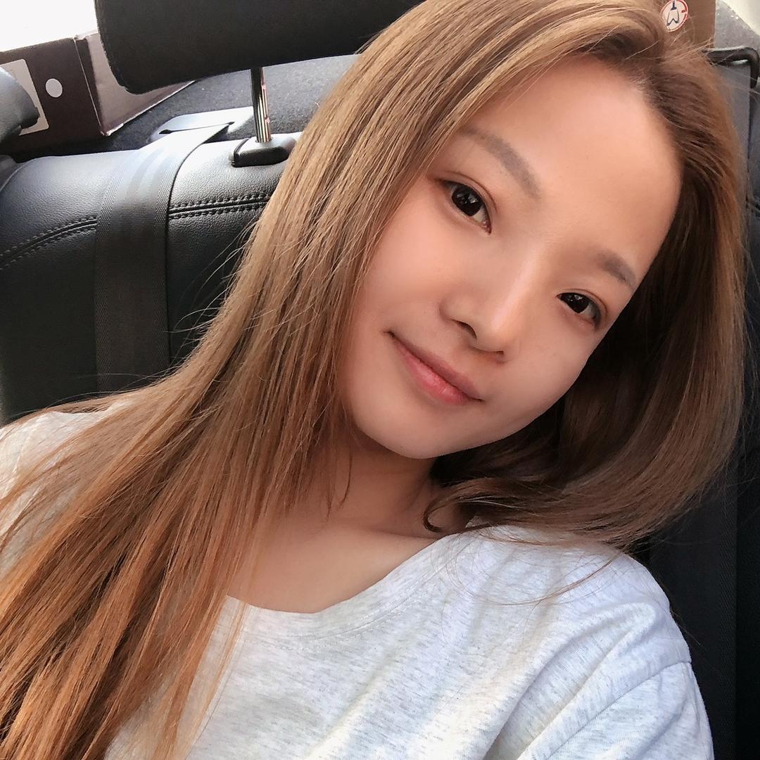 向阳。