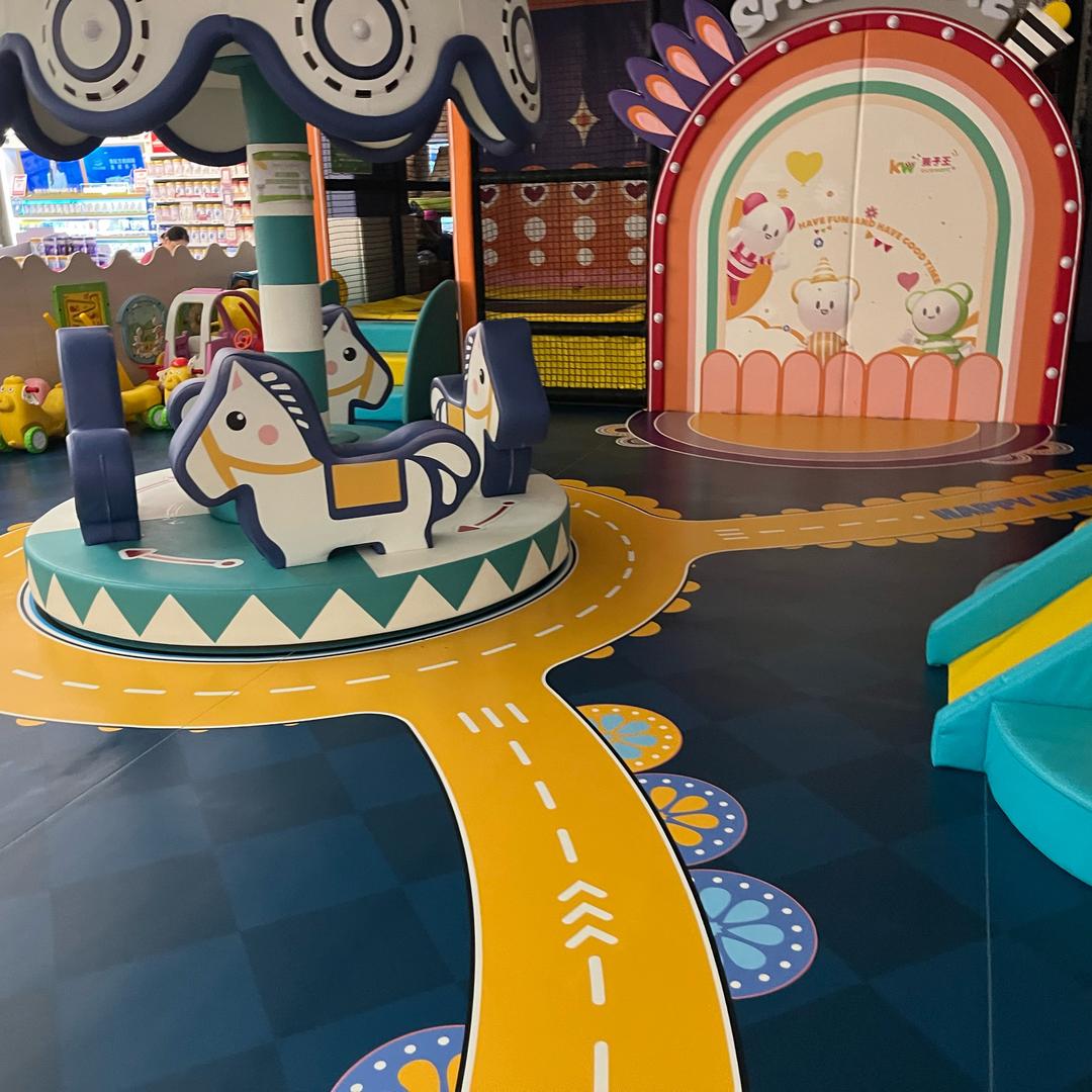 孩子王童乐园超超阿姨