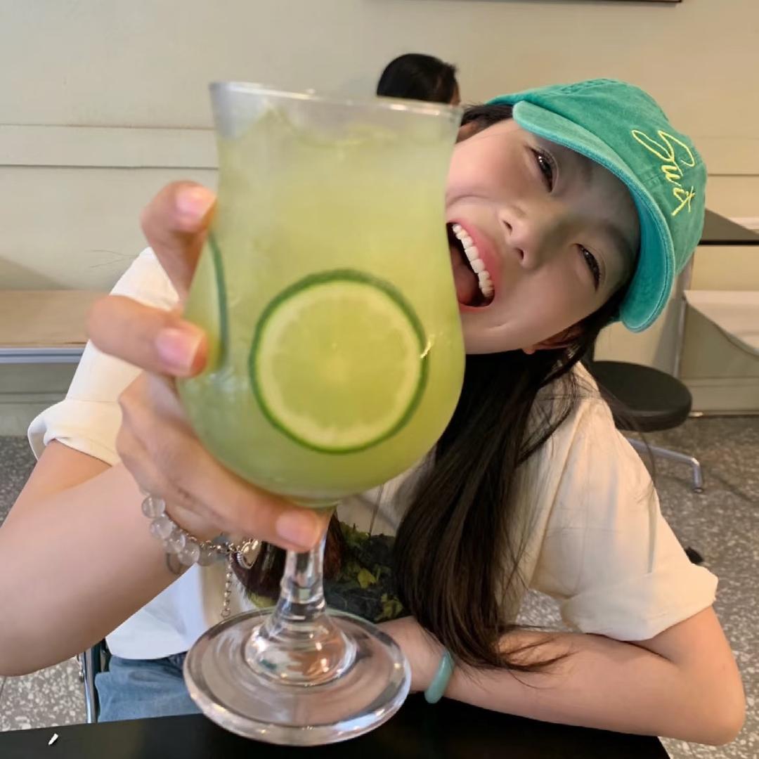 九妹只吃一口