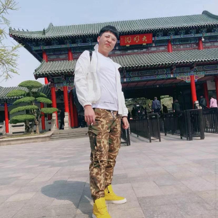🇨🇳          M