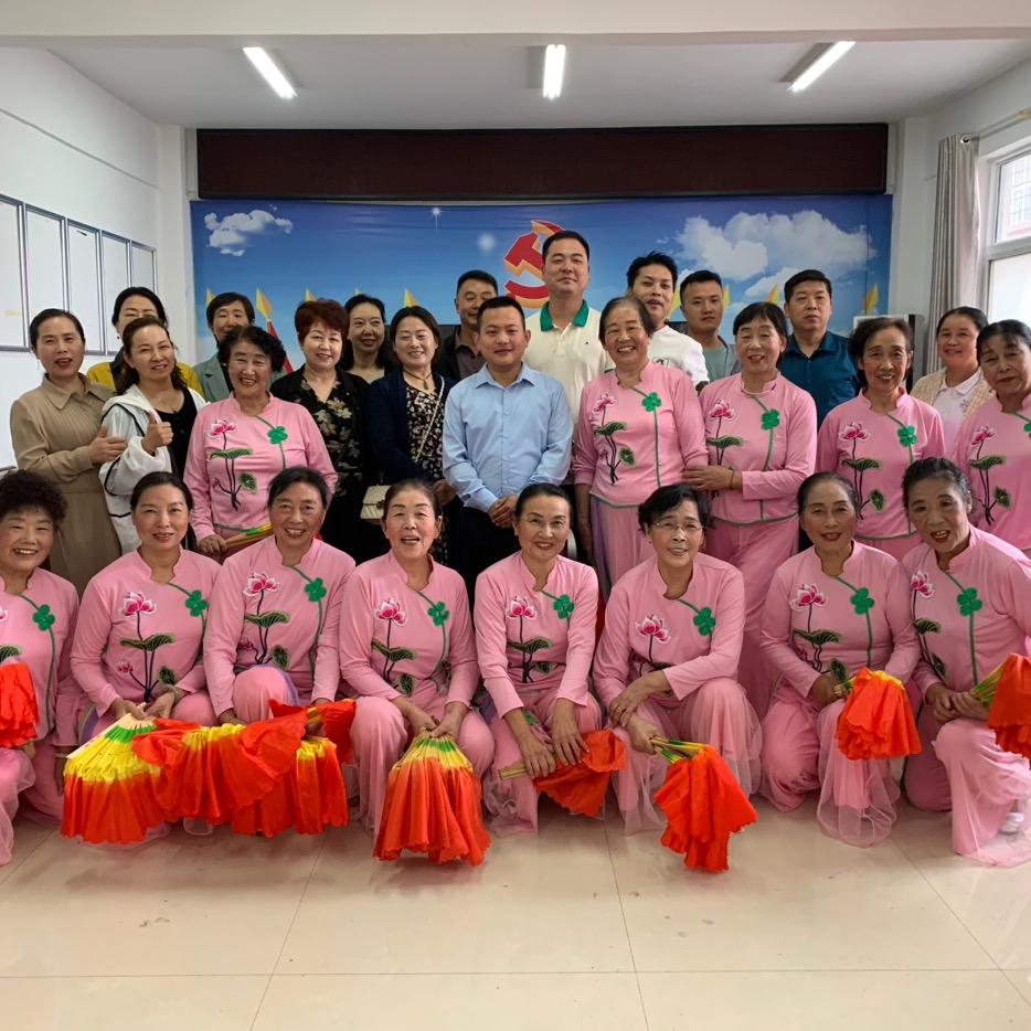 小双便利店小双便利店地直播号的头像