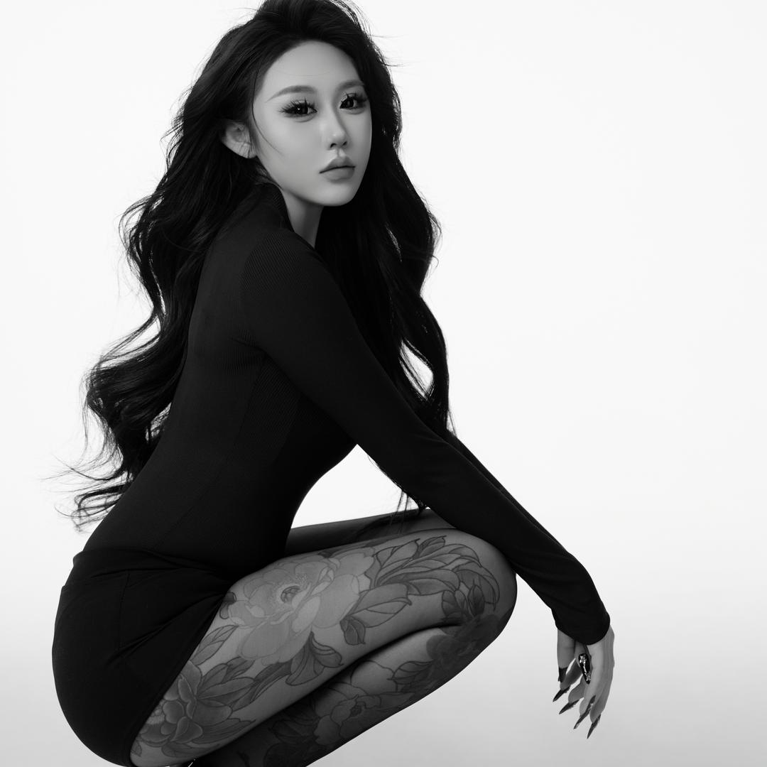 开猛禽的美少女👧