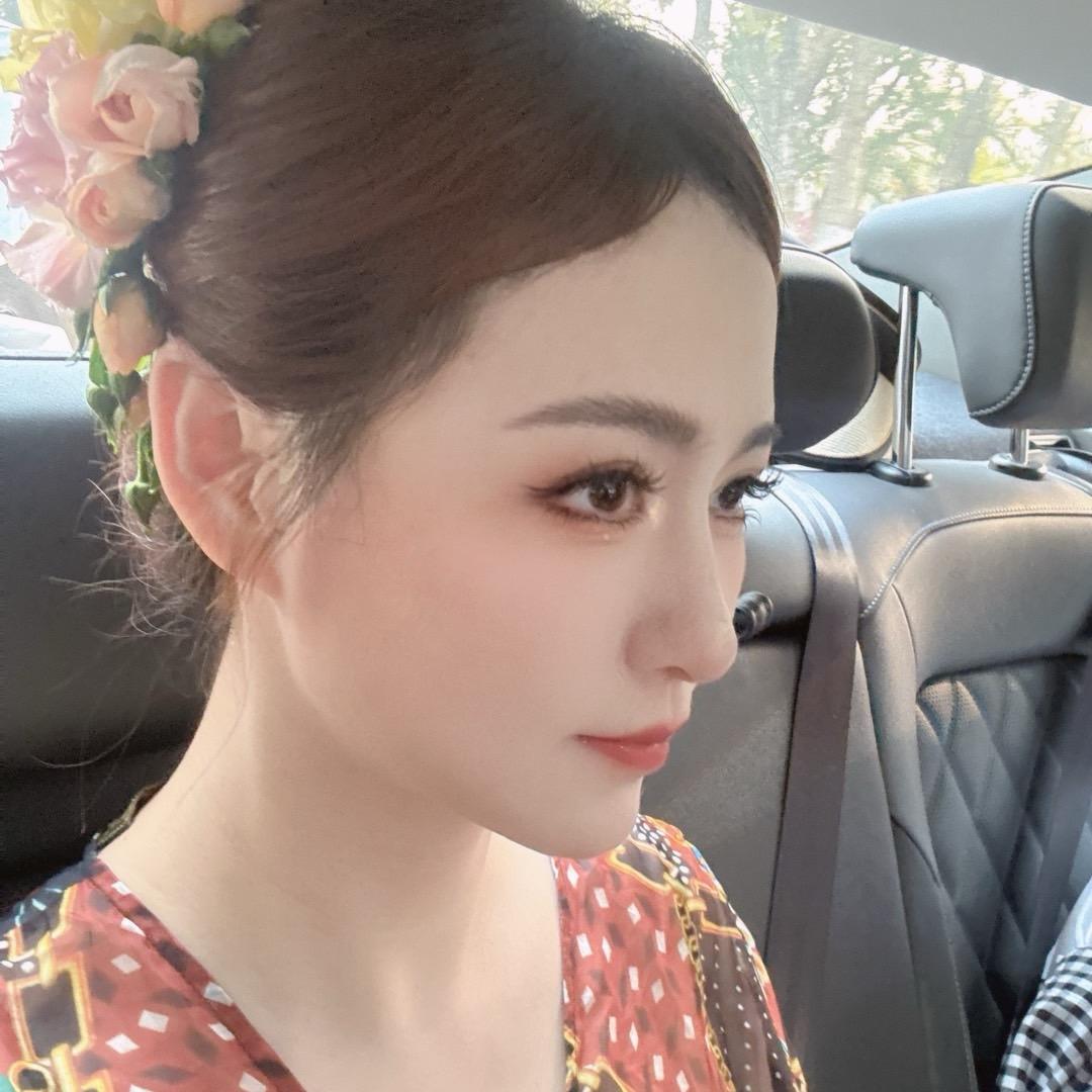 MISS  小白