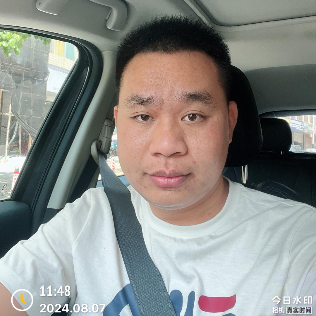 中国人在柬埔寨卖挖机