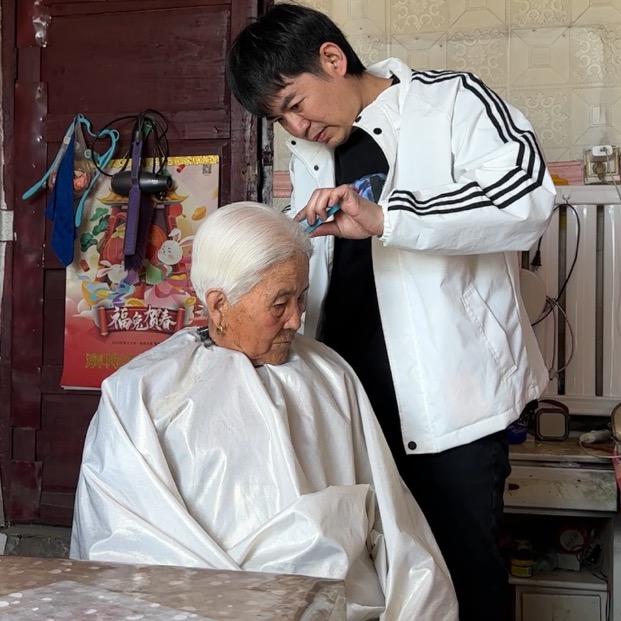 发型师龙龙