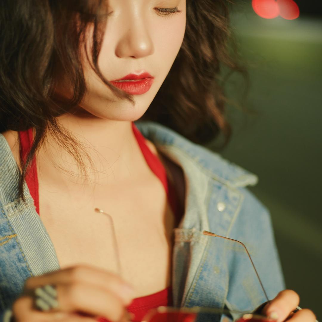 小Y.
